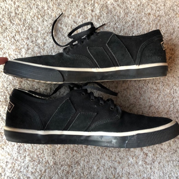 macbeth tom delonge shoes